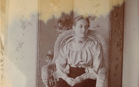Dr Ellen Farrer