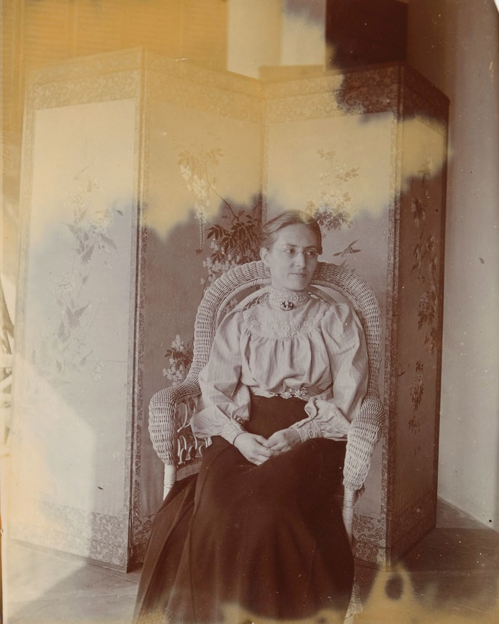Dr Ellen Farrer